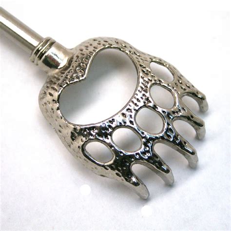 DM Bear Claw Back Scratcher